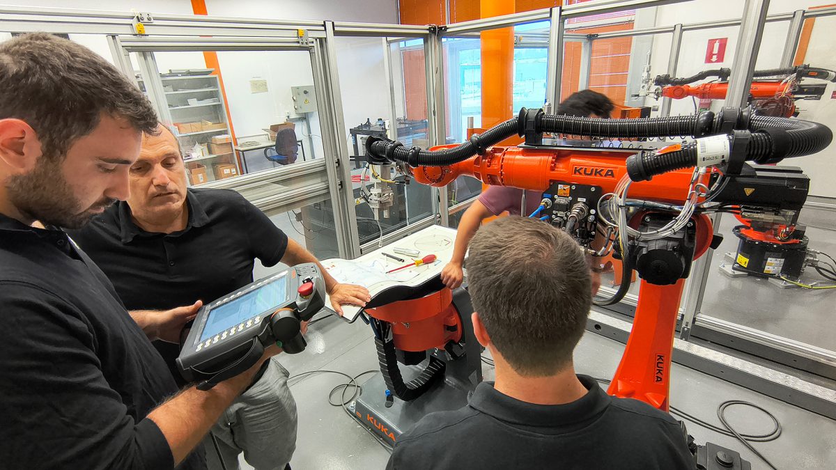 Terminamos formación técnica con KUKA en Vitoria 4 888